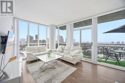 1705 - 223 Webb Drive, Mississauga, ON - Indoor Photo Showing Living Room
