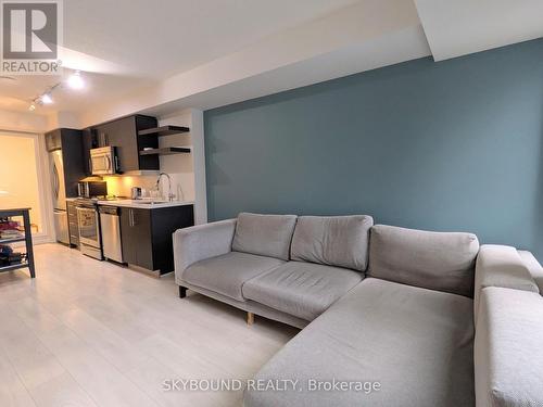 620 - 400 Adelaide Street E, Toronto, ON - Indoor