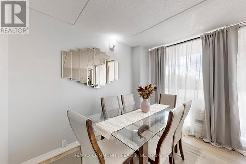 213 - 2 Glamorgan Avenue, Toronto, ON - Indoor Photo Showing Dining Room