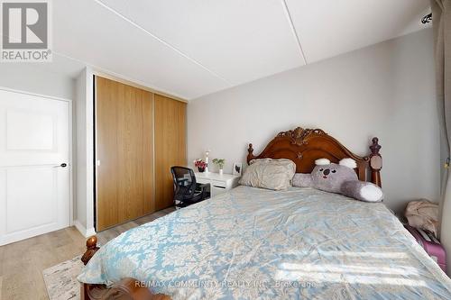 213 - 2 Glamorgan Avenue, Toronto, ON - Indoor Photo Showing Bedroom