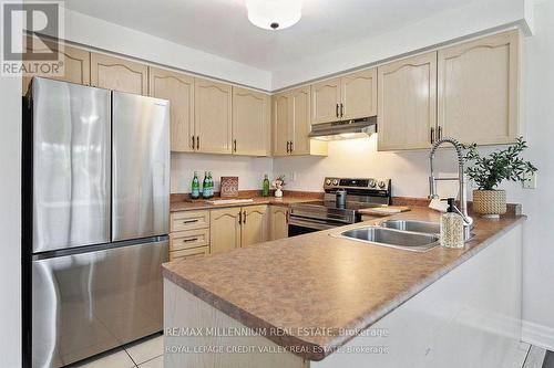 95 Woodhaven Drive, Brampton, ON - Indoor Photo Showing Kitchen With Double Sink