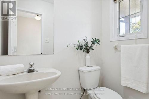 95 Woodhaven Drive, Brampton, ON - Indoor Photo Showing Bathroom