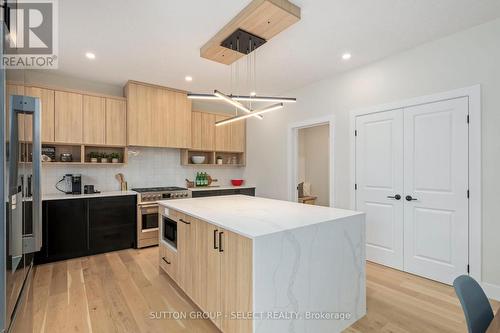 50 Royal Crescent, Southwold (Talbotville), ON - Indoor Photo Showing Kitchen