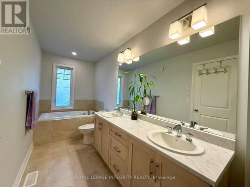 519 Hitzlay Terrace, Ottawa, ON - Indoor Photo Showing Bathroom