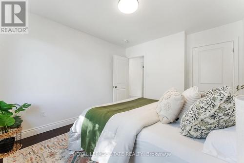 103 Wise Crescent, Hamilton, ON - Indoor Photo Showing Bedroom