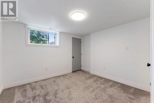 103 Wise Crescent, Hamilton, ON - Indoor Photo Showing Other Room