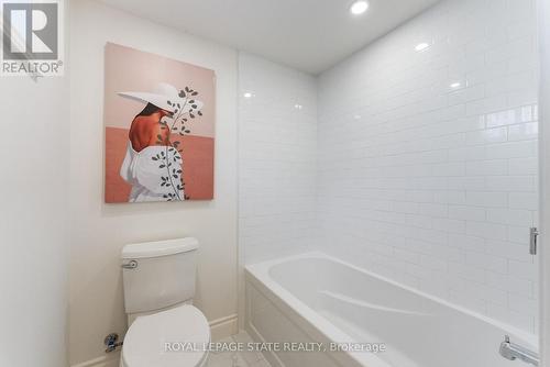 103 Wise Crescent, Hamilton, ON - Indoor Photo Showing Bathroom