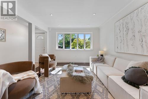 103 Wise Crescent, Hamilton, ON - Indoor Photo Showing Living Room
