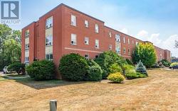 109 - 110 SOUTH FORSTER PARK DRIVE  Oakville (Co Central), ON L6K 1Z1