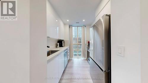 618 - 51 Lower Simcoe Street, Toronto, ON - Indoor Photo Showing Other Room