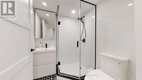 618 - 51 Lower Simcoe Street, Toronto, ON - Indoor Photo Showing Bathroom
