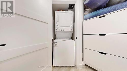 618 - 51 Lower Simcoe Street, Toronto, ON - Indoor Photo Showing Laundry Room