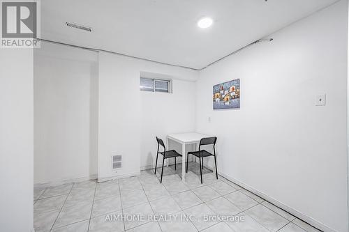 B3 - 144 Wolseley Street, Toronto, ON - Indoor Photo Showing Other Room