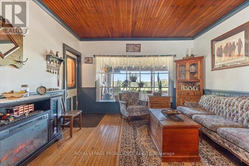 22 Carson Road, Centre Hastings, ON - Indoor Photo Showing Living Room