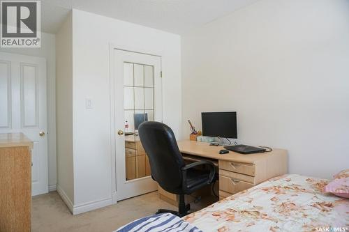 81 Mcnab Crescent, Regina, SK - Indoor Photo Showing Bedroom