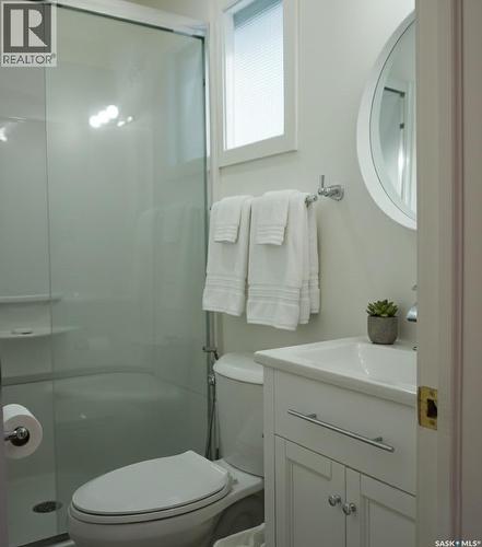 81 Mcnab Crescent, Regina, SK - Indoor Photo Showing Bathroom