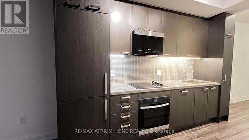 Kitchen - 3001 - 20 Soudan Avenue, Toronto, ON - Indoor Photo Showing Kitchen With Upgraded Kitchen