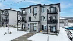 179 Rue de Toronto  Cowansville, QC J2K 3H3