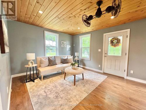 310 Old Madoc Road, Belleville (Thurlow Ward), ON - Indoor Photo Showing Living Room
