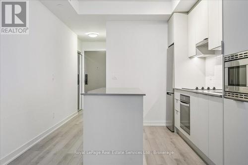 910B - 3071 Trafalgar Road, Oakville (Jm Joshua Meadows), ON - Indoor Photo Showing Kitchen