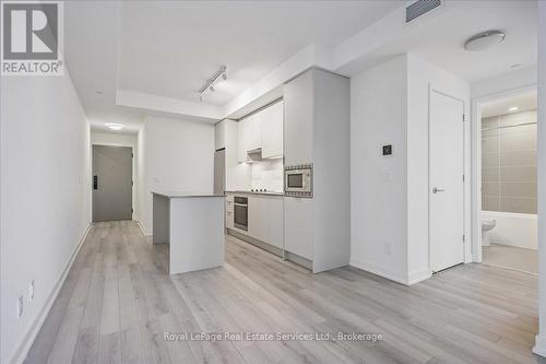 910B - 3071 Trafalgar Road, Oakville (Jm Joshua Meadows), ON - Indoor Photo Showing Kitchen