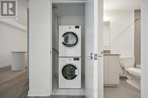 910B - 3071 Trafalgar Road, Oakville (Jm Joshua Meadows), ON - Indoor Photo Showing Laundry Room