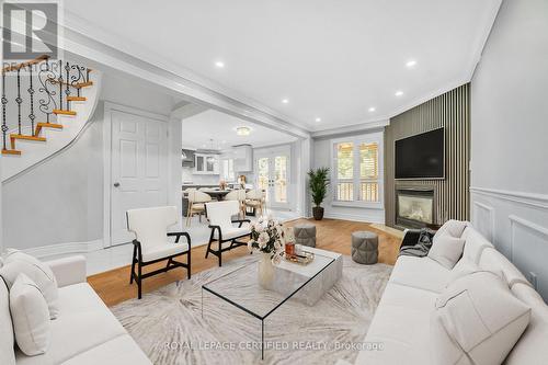 6062 Prairie Circle, Mississauga, ON - Indoor Photo Showing Living Room With Fireplace