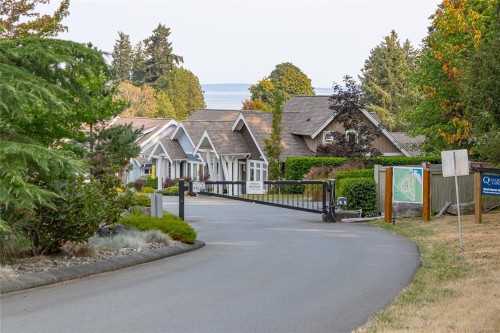 45-5251 Island Hwy West, Qualicum Beach, BC 