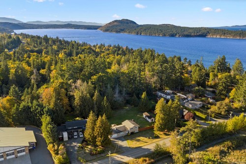 7554 Superior Rd, Lantzville, BC 