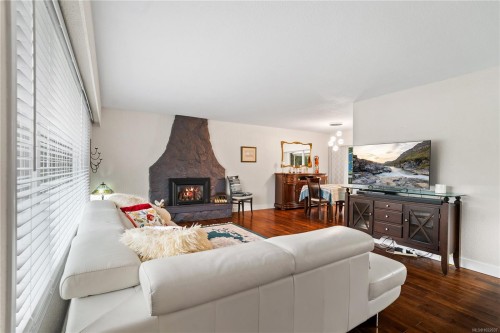 7554 Superior Rd, Lantzville, BC 