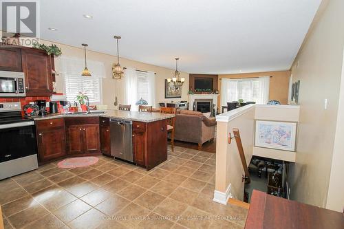 3935 Lower Coach Road, Fort Erie (Stevensville), ON - Indoor Photo Showing Kitchen
