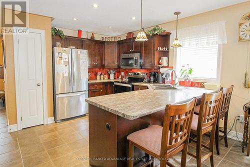 3935 Lower Coach Road, Fort Erie (Stevensville), ON - Indoor Photo Showing Kitchen With Stainless Steel Kitchen
