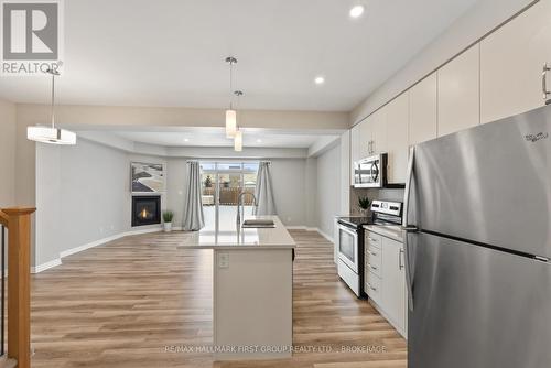 928 Riverview Way, Kingston (Kingston East (Incl Barret Crt)), ON - Indoor Photo Showing Kitchen