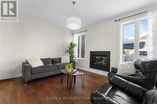 622 Moorpark Avenue, Ottawa, ON - Indoor Photo Showing Living Room With Fireplace