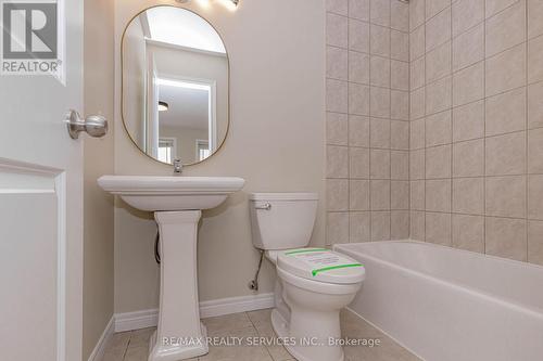 41 Crossings Way N, Hamilton, ON - Indoor Photo Showing Bathroom