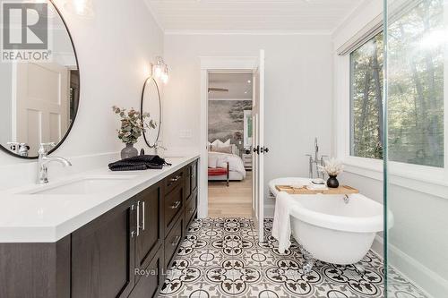 545 Oxbow Park Drive, Wasaga Beach, ON - Indoor Photo Showing Bathroom