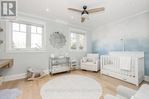 545 Oxbow Park Drive, Wasaga Beach, ON - Indoor Photo Showing Bedroom