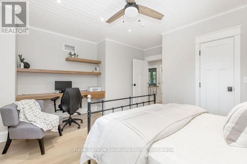 545 Oxbow Park Drive, Wasaga Beach, ON - Indoor Photo Showing Bedroom