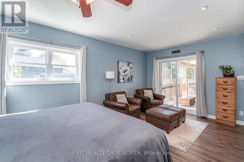 8254 93 Highway, Tiny, ON - Indoor Photo Showing Bedroom