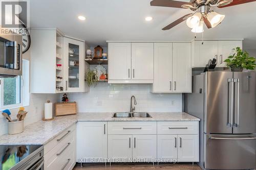 8254 93 Highway, Tiny, ON - Indoor Photo Showing Kitchen With Upgraded Kitchen