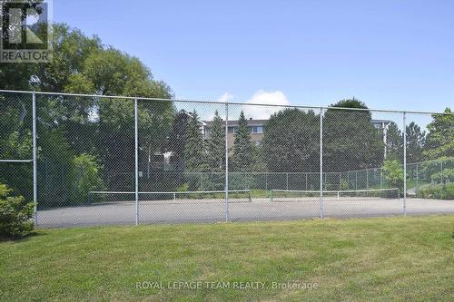 Tennis court - 545 St Laurent Boulevard, Ottawa, ON - Outdoor