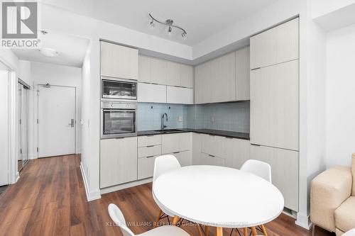 2307 - 318 Richmond Street W, Toronto, ON - Indoor