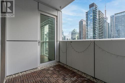 2307 - 318 Richmond Street W, Toronto, ON - Outdoor