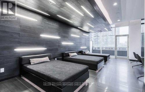 2307 - 318 Richmond Street W, Toronto, ON - Indoor