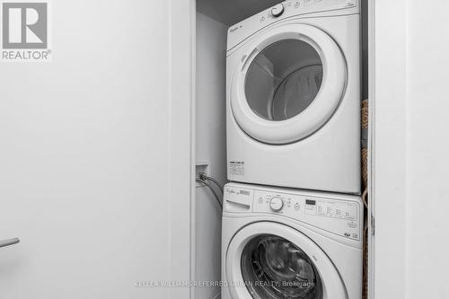 2307 - 318 Richmond Street W, Toronto, ON - Indoor Photo Showing Laundry Room