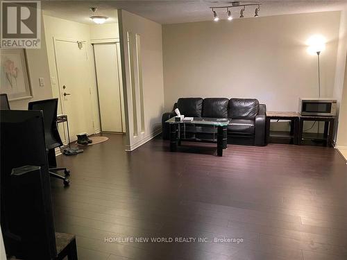 1503 - 633 Bay Street, Toronto, ON - Indoor