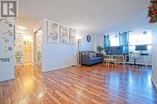 306 - 3120 Kirwin Avenue, Mississauga, ON - Indoor Photo Showing Living Room