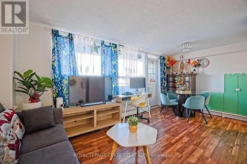 306 - 3120 Kirwin Avenue, Mississauga, ON - Indoor Photo Showing Living Room