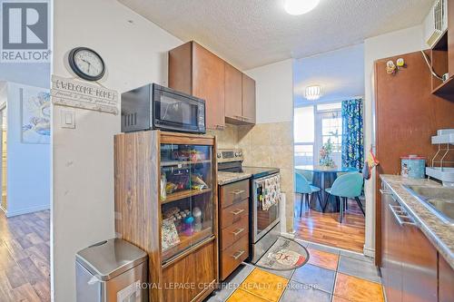306 - 3120 Kirwin Avenue, Mississauga, ON - Indoor Photo Showing Kitchen