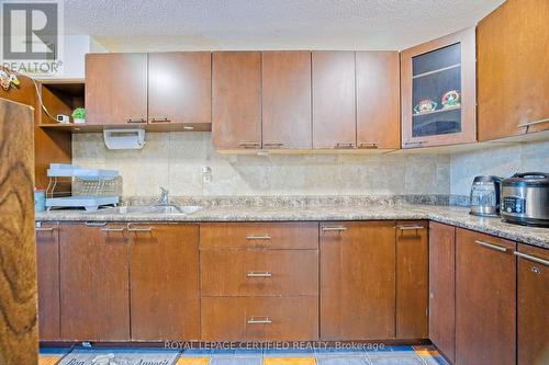 306 - 3120 Kirwin Avenue, Mississauga, ON - Indoor Photo Showing Kitchen